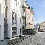 Koselig Og Sentralt Midt I Fargegaten